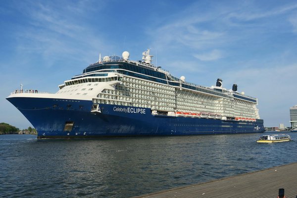 Comment organiser un séjour en Bretagne avec des cours de cuisine et des randonnées en bord de mer?